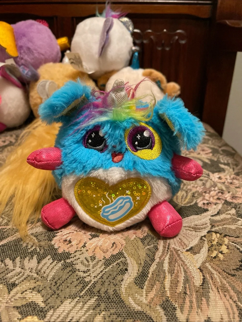 7 Zuru Rainbocorns small plush